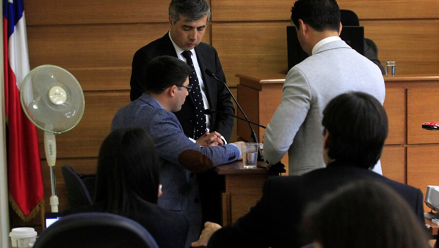 Comenzó juicio contra carabineros acusados de inventar delito en Valparaíso