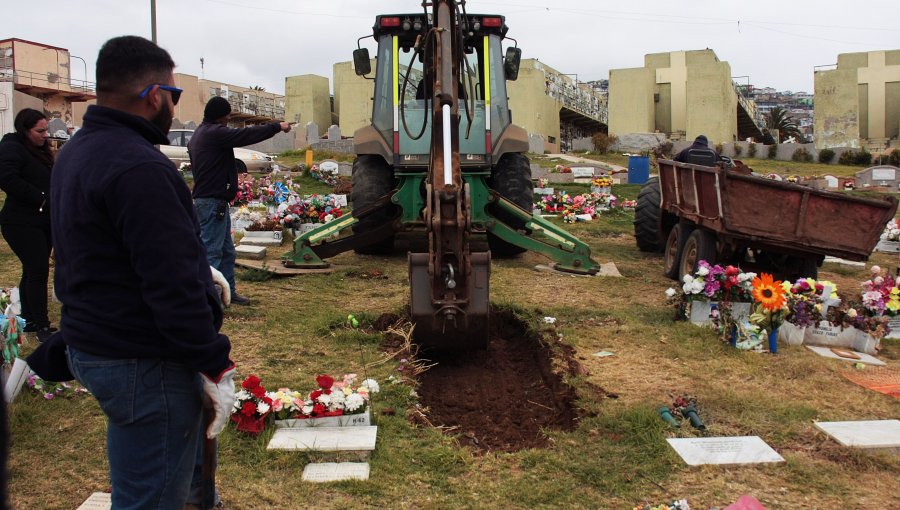 Seremi de Salud decreta nuevamente prohibición de funcionamiento en cementerios de Valparaíso