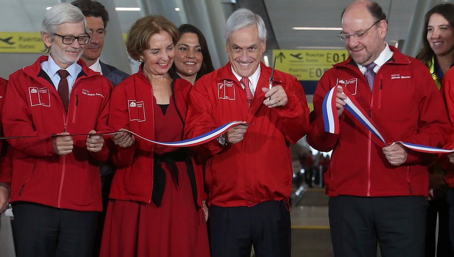 Presidente Piñera inauguró nuevo espigón del aeropuerto de Santiago