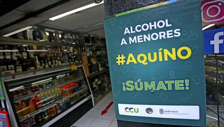 Santiago y SENDA lanzaron campaña para NO vender alcohol a menores