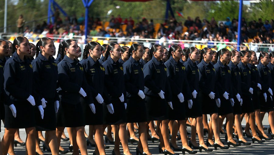 Ministro de Defensa asegura que el costo de la Parada Militar se redujo en este año