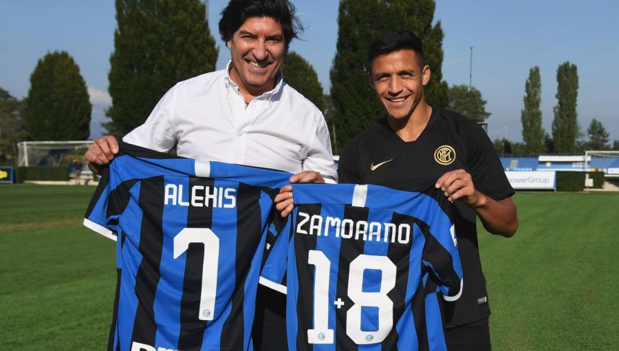 Alexis Sánchez recibió la visita de Iván Zamorano en el entrenamiento del Inter