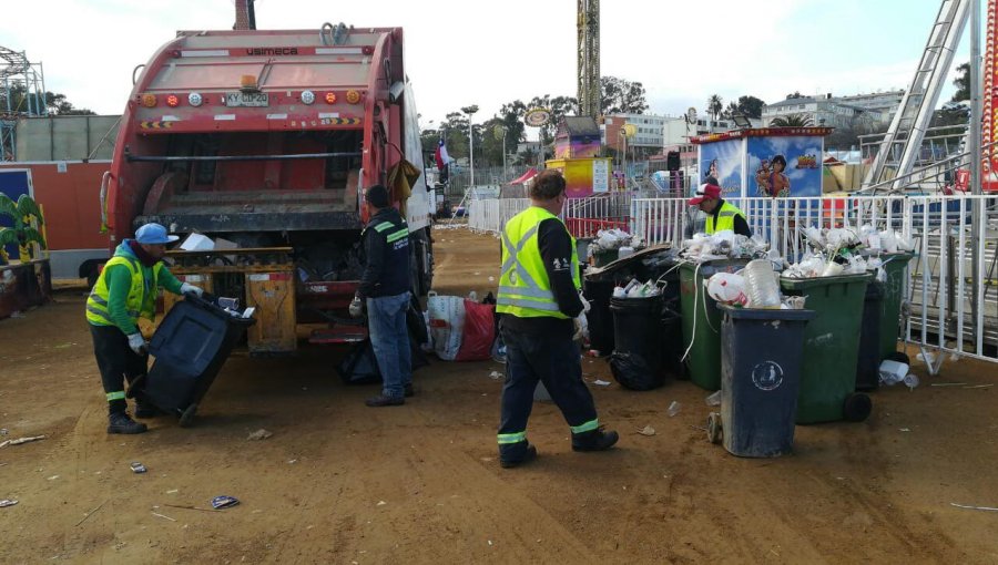 Plan de aseo logra casi 2 toneladas de material reciclado en fondas de Valparaíso