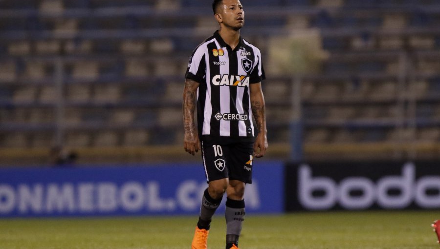 Brasil: Leo Valencia ingresó en derrota de Botafogo ante Sao Paulo