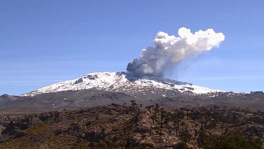 Decretan alerta técnica naranja por actividad anormal en el volcán Copahue