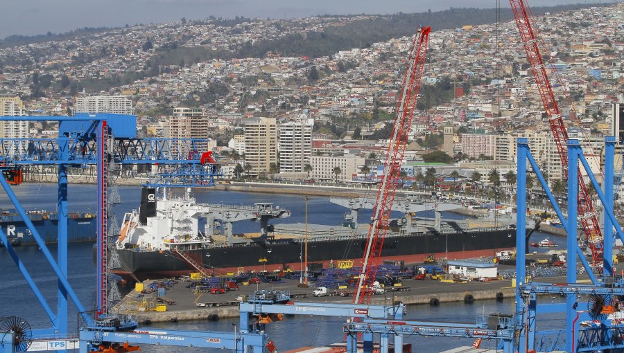 Almirante Jorge Arancibia: "Valparaíso necesita un buen administrador y ese es Jaime Perry"