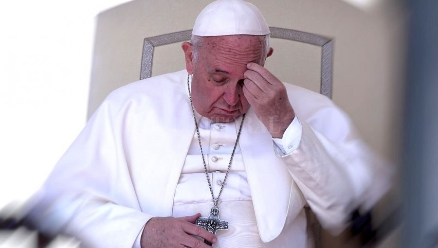 Papa Francisco suspende a cinco funcionarios por presuntas operaciones financieras irregulares