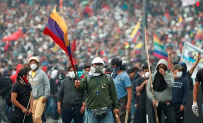 La ONU y la Iglesia se ofrecieron a mediar para buscar "acercamientos" en crisis de Ecuador