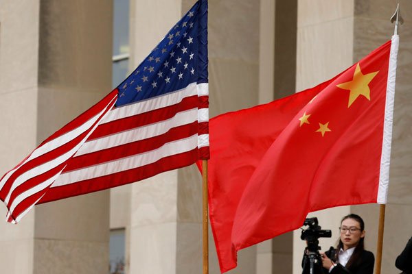 Estados Unidos reconoce "acuerdo básico" con China y mantiene amenaza de más aranceles