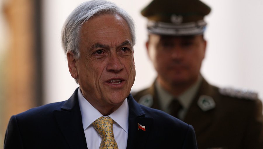 Piñera: "Condeno a los delincuentes que se ponen overoles para atentar contra profesores y compañeros en el Instituto Nacional"