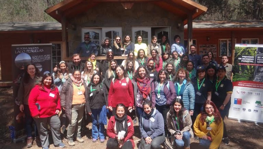 Capacitan a 41 profesores de la región de Valparaíso en prevención de incendios forestales y cambio climático