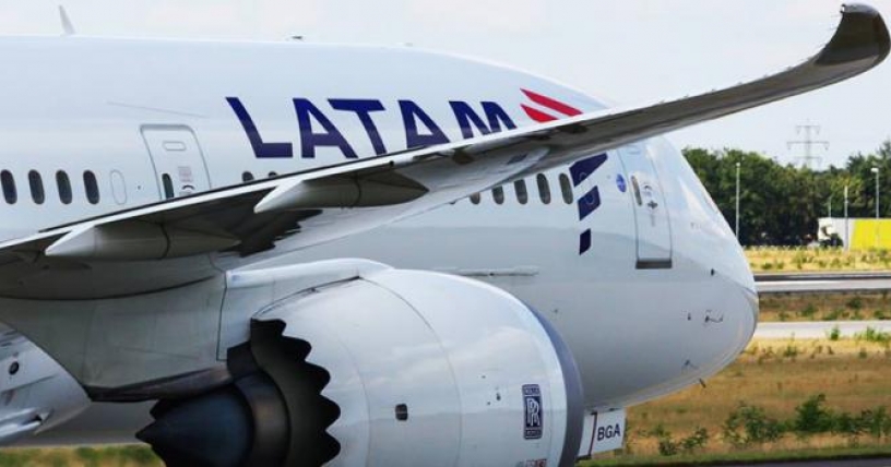 Latam cancela 55 vuelos adicionales desde y hacia Santiago