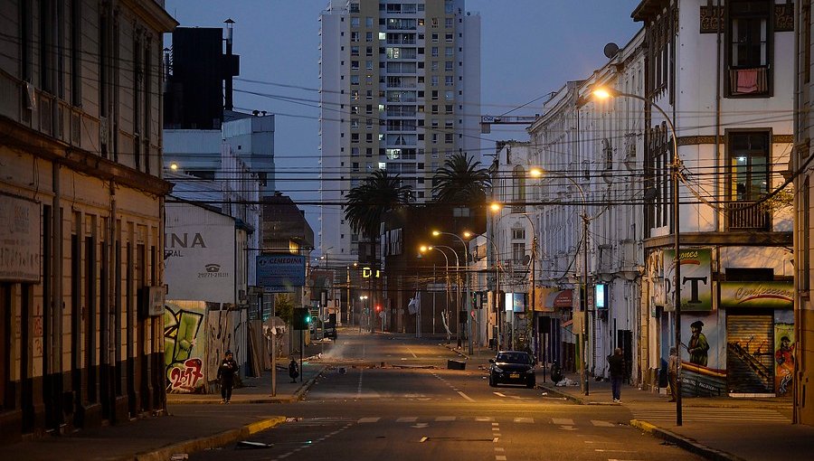 Jefe de Defensa confirma toque de queda desde las 20:00 horas en la región de Valparaíso