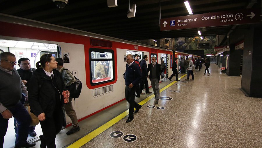 Línea 1 del Metro de Santiago adelantó su horario de cierre para las 18:30 horas