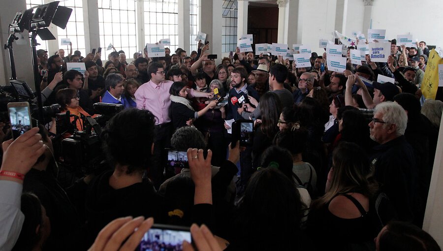 Jorge Sharp a Piñera: "Queremos defender la democracia y la ciudad de personas como usted"