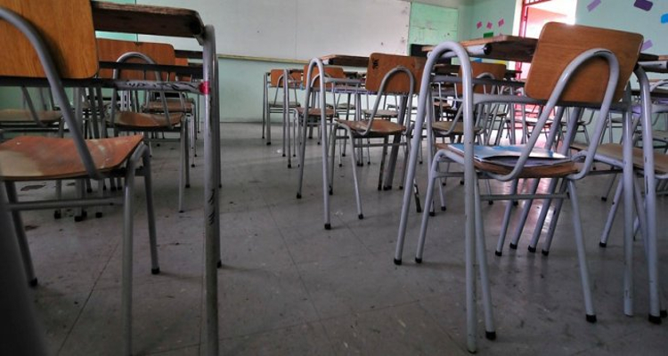 Suspenden clases en colegios de siete comunas de la región Metropolitana para este miércoles