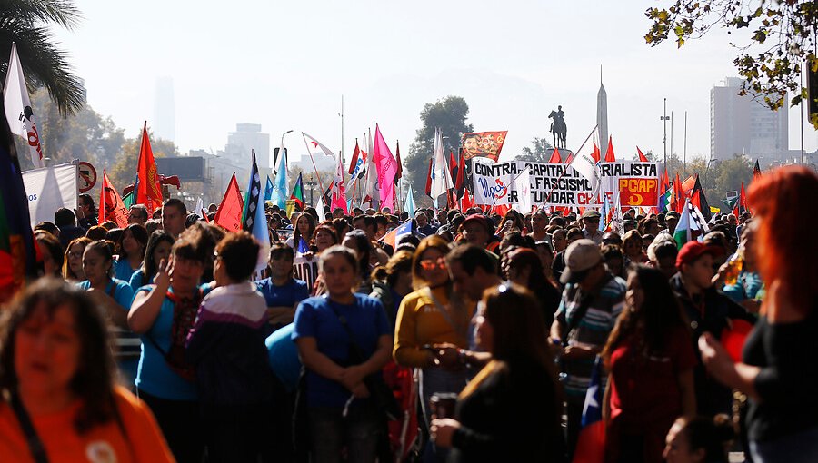 Más de 100 organizaciones convocan a huelga general para este miércoles 23 y jueves 24 en Chile