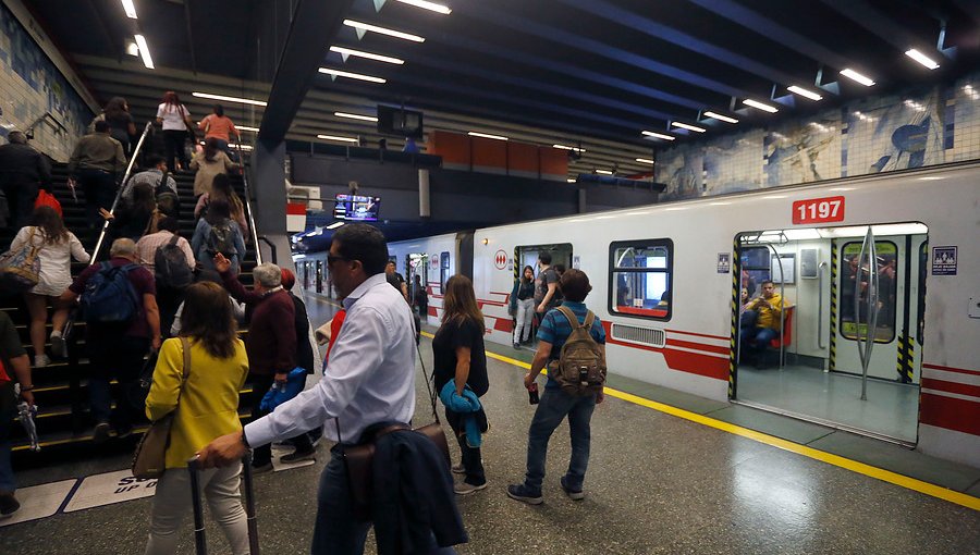 Líneas 1, 3 y 6 del Metro de Santiago volverán a operar de forma parcial este jueves