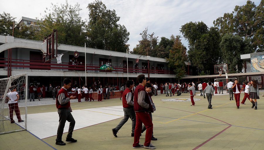 Gobierno: 93% de los recintos educaciones del país se mantienen en clases