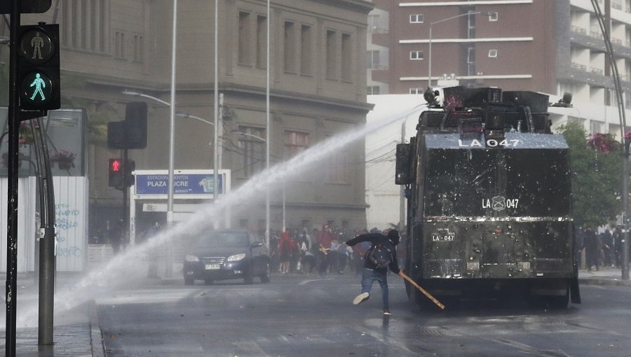 Balance en Valparaíso: 35 lesionados y 52 detenidos en manifestaciones