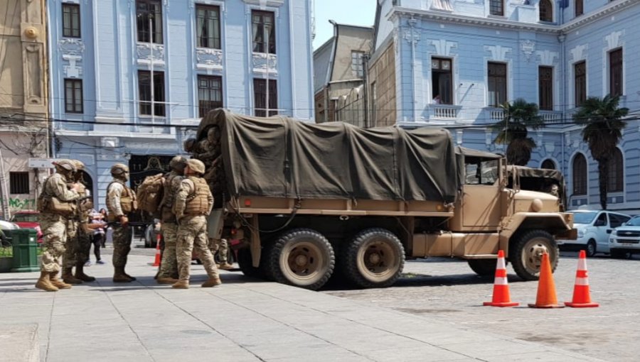 Presencia de tropas de Infantes de Marina en la plaza Sotomayor causó preocupación en Valparaíso
