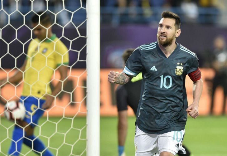 Argentina derrotó por la mínima a Brasil en amistoso marcado por el regreso de Messi