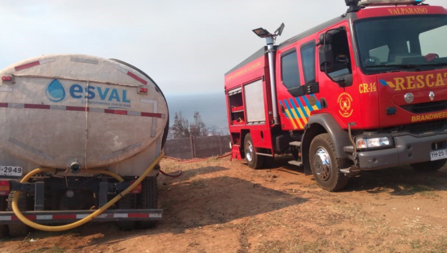 Incendio en Rodelillo: La explicación de Esval ante denuncias por baja presión en grifos