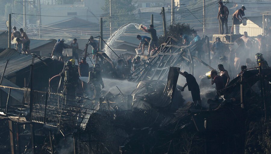 Gobernador por incendios en Valparaíso: "No cabe duda que hay una intención concreta de generar daño"