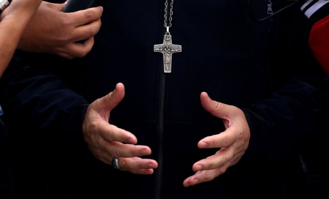 Papa Francisco concede la salida de sacerdote de Tomé acusado de abuso sexual