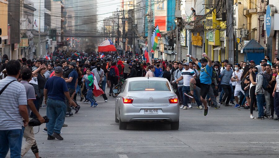 Conductor que atropelló a siete manifestantes en Antofagasta seguirá detenido hasta el domingo 24