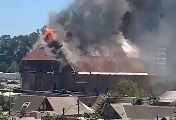 Tenía más de 300 años de historia: Iglesia San Francisco de Curicó fue destruida por un incendio