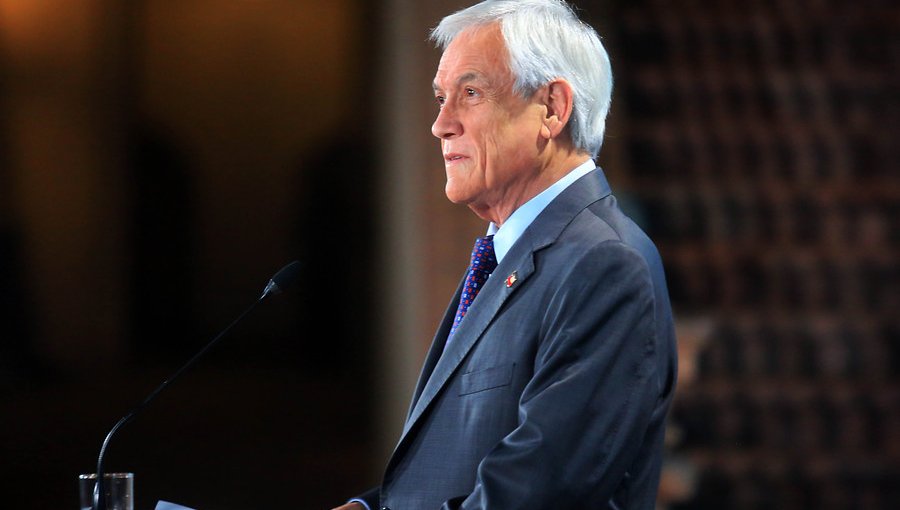Aprobación del presidente Piñera alcanza nuevo mínimo histórico: 10%, según Cadem