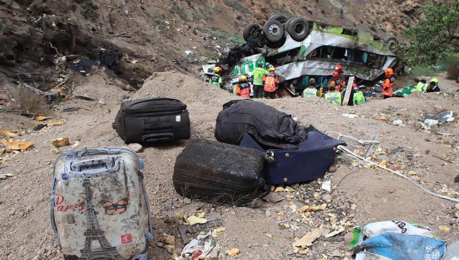 Servicio Médico Legal confirma que fueron 21 las víctimas fatales de accidente de bus en ruta de Taltal