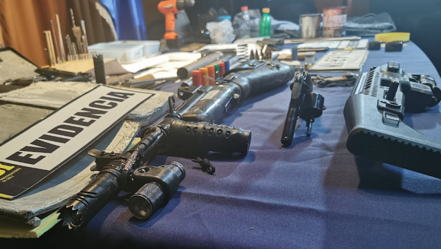 Acusado de perpetrar ataque a cuartel de la PDI fue detenido en Quilpué: portaba armas y manuales para fabricarlas