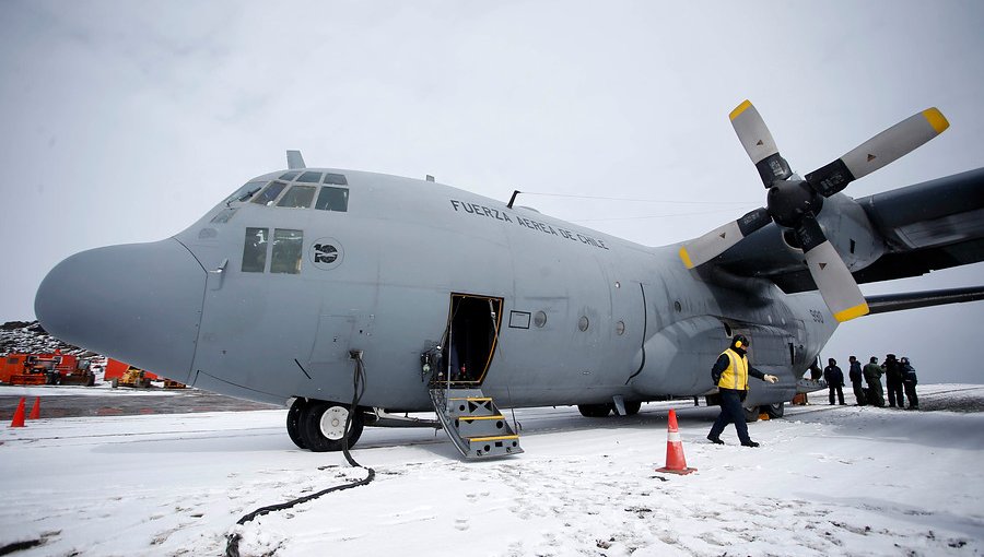 FACh da como siniestrado en el mar al avión Hércules C130 que se perdió en vuelo a la Antártica