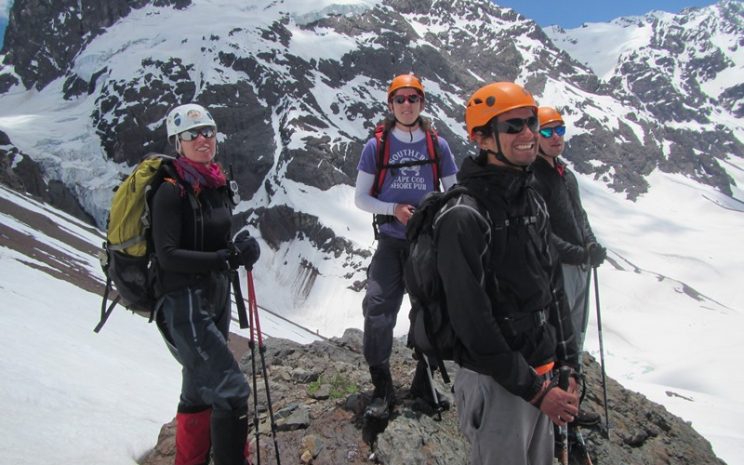 La columna de Rodrigo Olate, jefe de carrera Turismo Aventura Santo Tomás: "Debemos formar profesionales de la montaña"