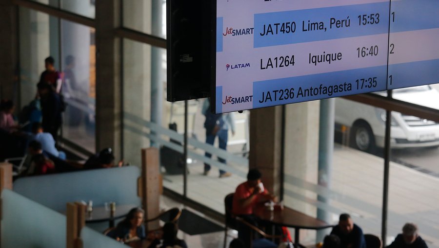 Biobío inaugura su primera ruta aérea internacional con vuelo directo a Lima