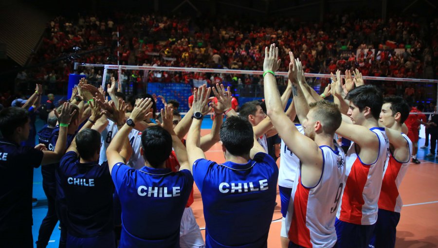 La Roja de voleibol derrotó a Perú y sigue con vida en el preolímpico