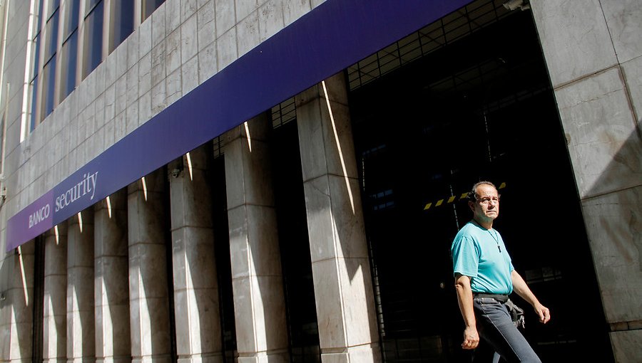 Banco Security compensará a 17 mil consumidores por cobros en líneas de sobregiro