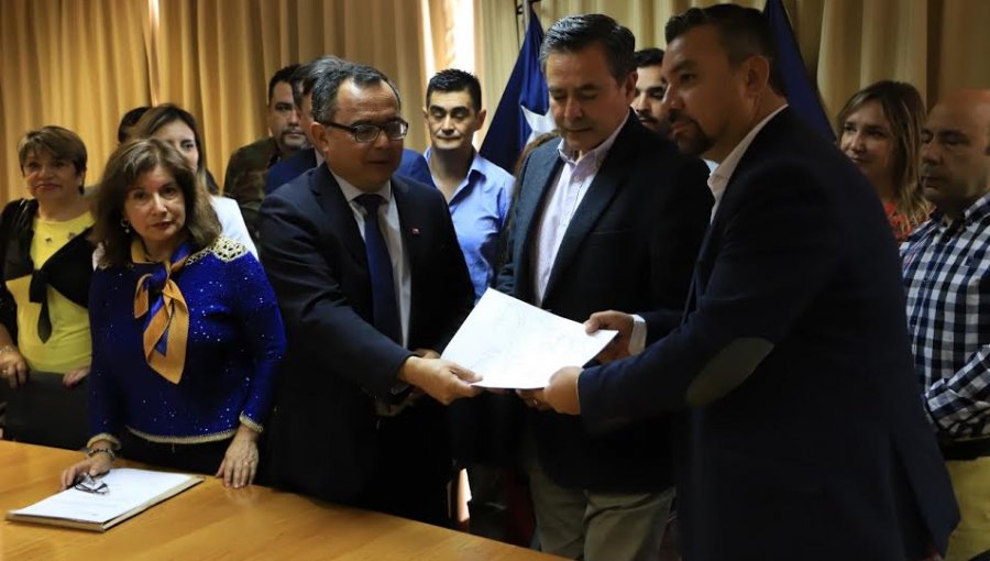 Gobierno Regional y comercio de Valparaíso firman "Acuerdo por la Paz": Jorge Sharp no se sumó