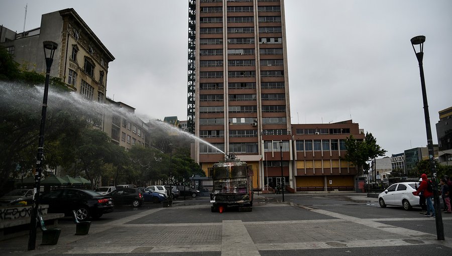 Hombre denuncia haber recibido brutal golpiza de carabineros en el edificio de la Intendencia de Valparaíso