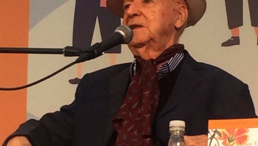 Jorge Edwards es homenajeado en Viña del Mar tras presentar novela sobre Neruda