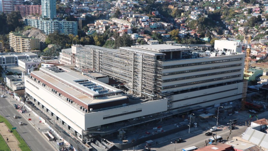 Colegio Médico llama al Ministerio de Salud a "revisar la Ley de Presupuesto" ante grave crisis en el Gustavo Fricke y otros hospitales