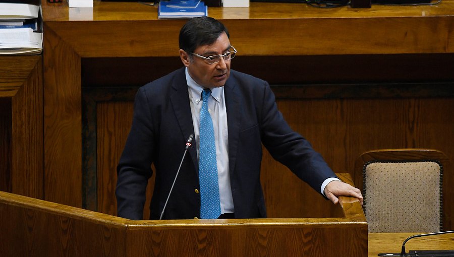 Aprueban acusación constitucional contra Intendente Metropolitano y queda suspendido del cargo