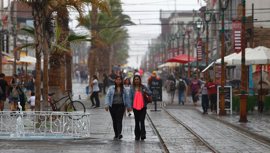 Intensas lluvias se registran en Iquique pese a las altas temperaturas y humedad