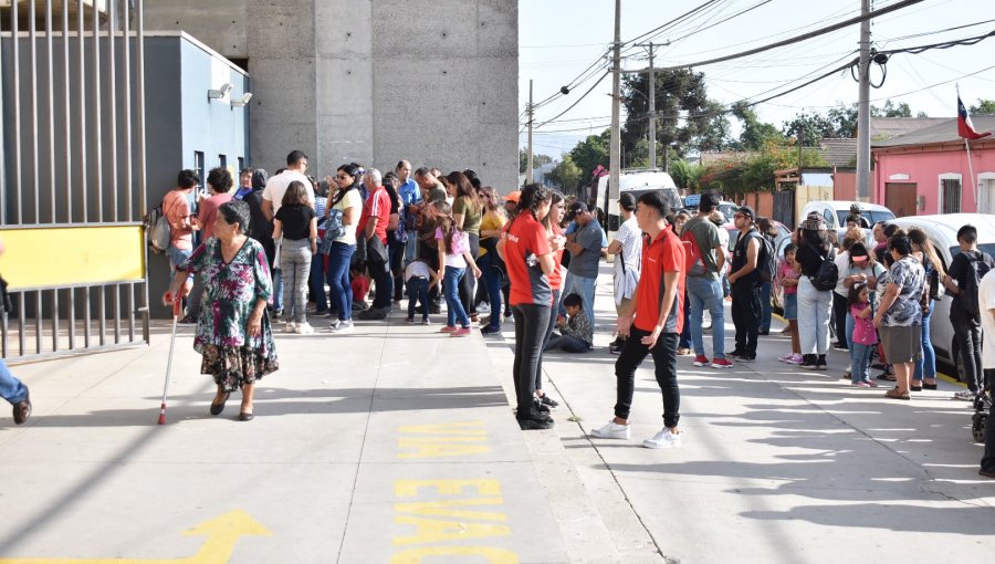 Violenta jornada inaugural en Expo Quillota: Manifestantes atacan a piedrazos cajas del Estadio Municipal