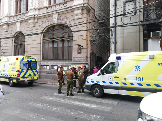 Grave accidente en ascensor del Cerro Concepción en Valparaíso: Corte de piola hace caer aparato con ocupantes en su interior