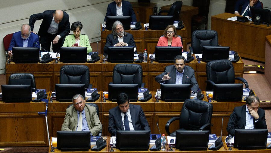 Senado rechaza acusación constitucional contra Felipe Guevara: se mantiene como Intendente