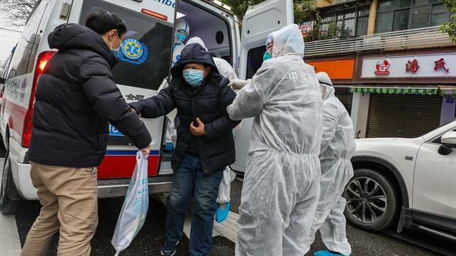 China eleva a 563 los fallecidos y a más de 28 mil los infectados por el nuevo coronavirus