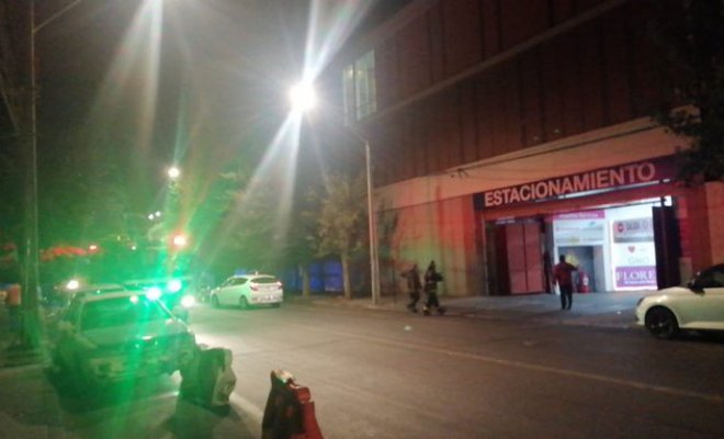 Emanación de humo en Mall Paseo Ross de Valparaíso movilizó a bomberos